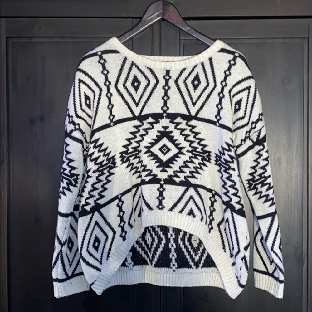 Monochrome Tribal Crop Sweater